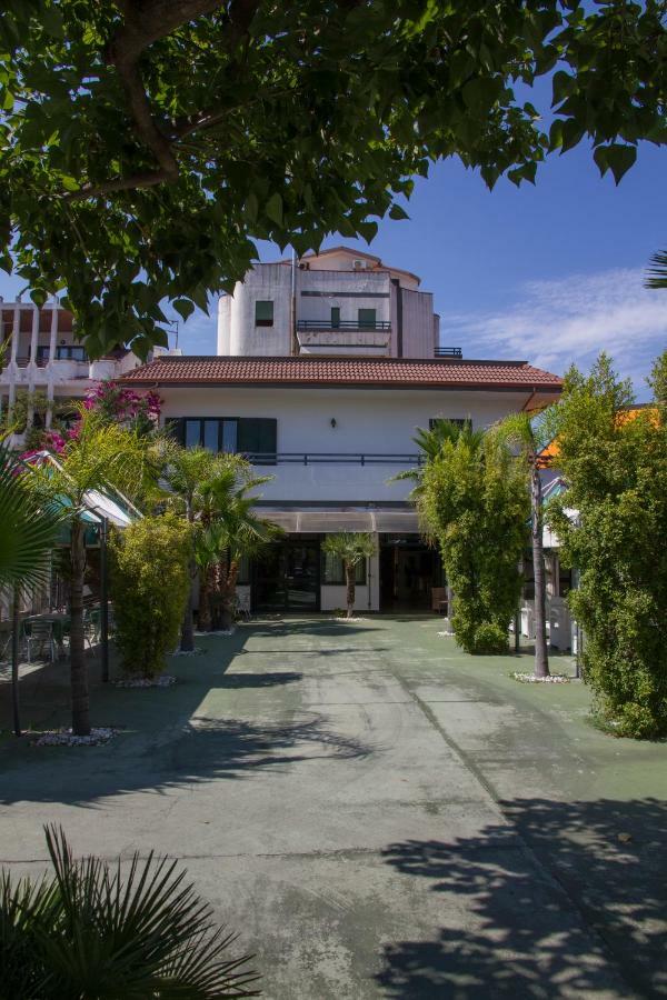 Hotel Atena Cirò Marina Zewnętrze zdjęcie
