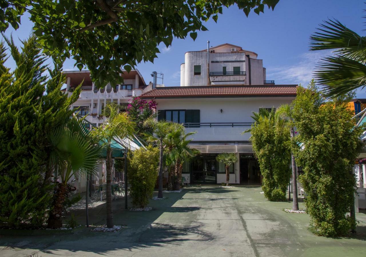 Hotel Atena Cirò Marina Zewnętrze zdjęcie